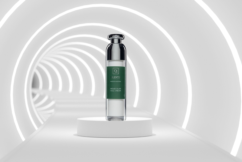 Die Mollecular Cell Cream von OLENTIS in einem weißen Tunnel mit Licht